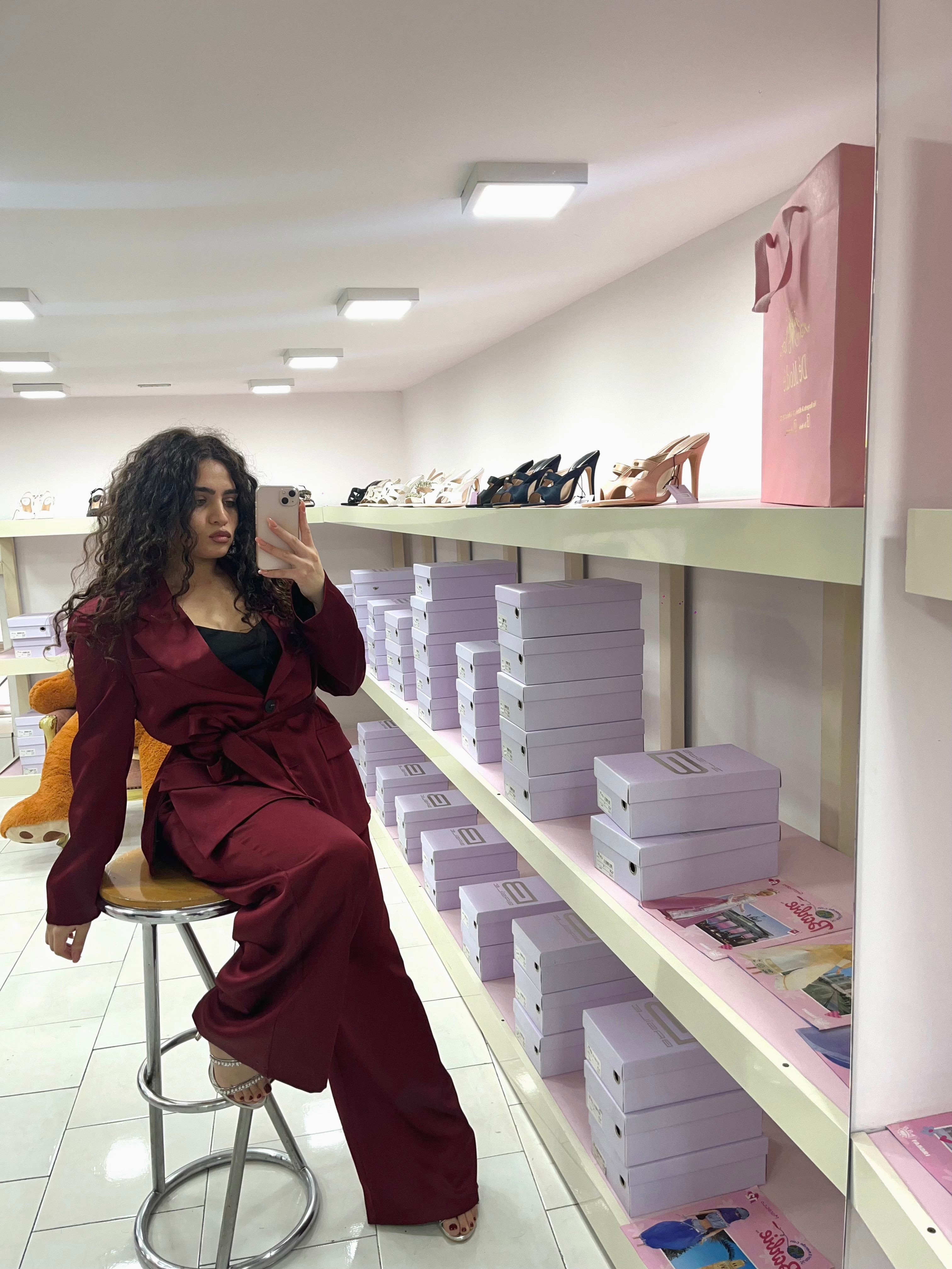 Tailleur in raso bordó