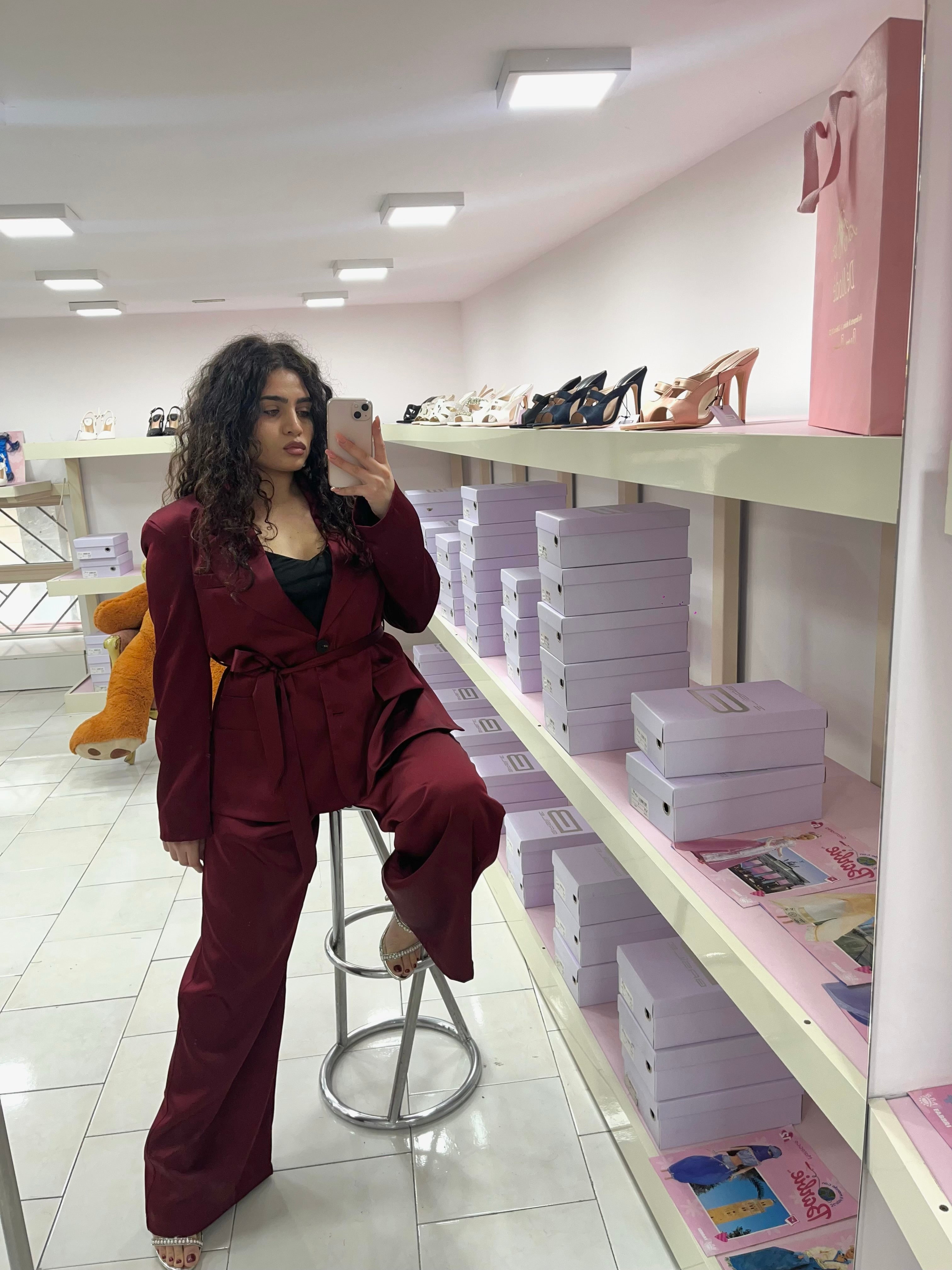 Tailleur in raso bordó